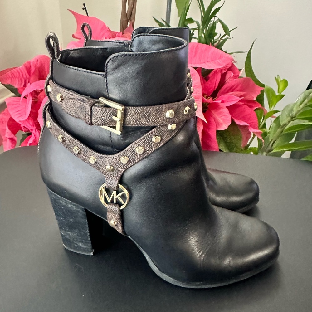 Michael Kors Women's Preston Gold Studded Leather Ankle Boot, Size 8 - Picture 4 of 6